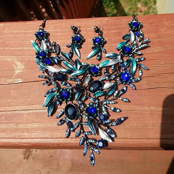 Handmade Jewelry - Handmade blue floral necklace and earnings set